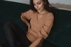  Gestreifte Umstands- und Stillbluse Milky Puff aus Strick, Karamell