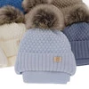 Winter-Set für Jungen: Mütze und Schal mit Bommel in Beige Norberto