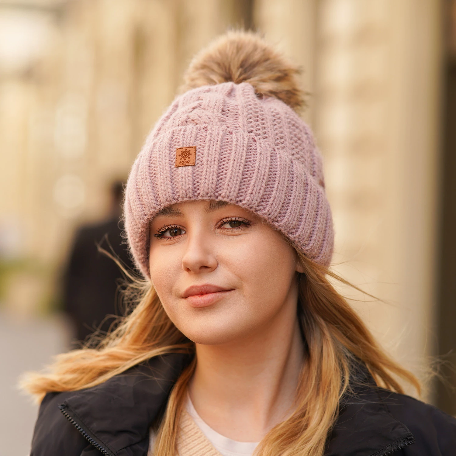 Wintermütze Damen mit Bommel Schwarz Euforia