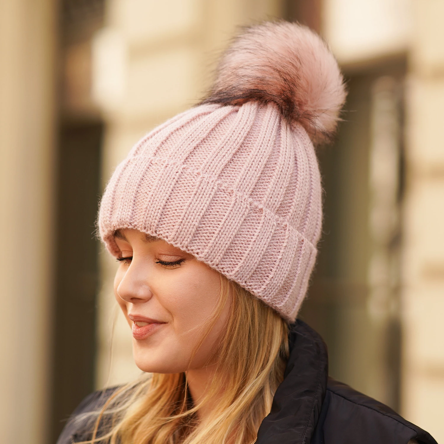 Wintermütze Damen mit Bommel camel Mokka