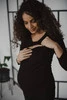  Schwarze Umstands- und Stillbluse „Milk Shirt“ mit V-Ausschnitt