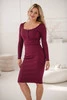  Burgunderfarbenes, bauchfreies Umstands- und Stillkleid aus Strick