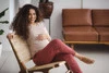Umstands- und Stillbluse Milk Shirt in Beige mit V-Ausschnitt