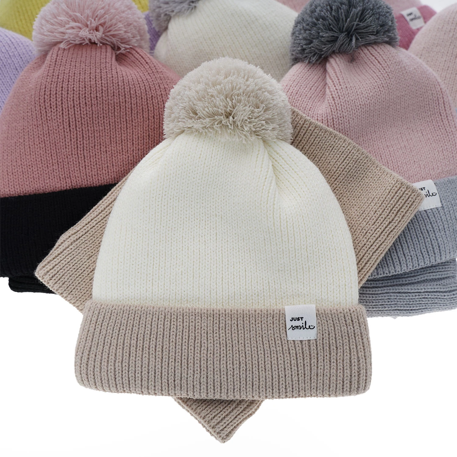 Winterset Mädchen: Mütze und Schlauchschal mit Bommel Beige Rosalin