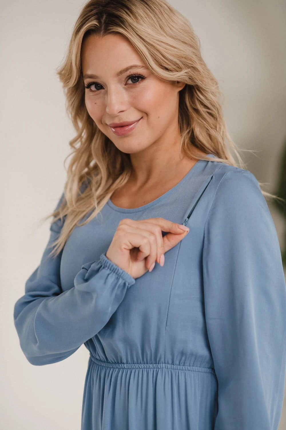Lovely Dress Midi Umstands- und Stillkleid mit langen Ärmeln, blau